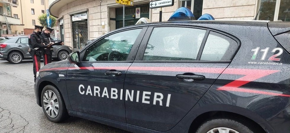 Fino 400 euro a settimana per un appartamento, scoperto un giro di prostituzione in un residence